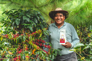 Roberto Vilca, productor de Café Candelaria