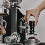 Tamper café presión constante con resorte MUVNA - (1)