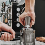 Tamper café presión constante con resorte MUVNA - (3)