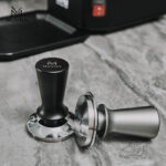 Tamper café presión constante con resorte MUVNA - (4)