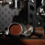 Tamper para Café Wuji Ajustable con Control de Profundidad - (3)